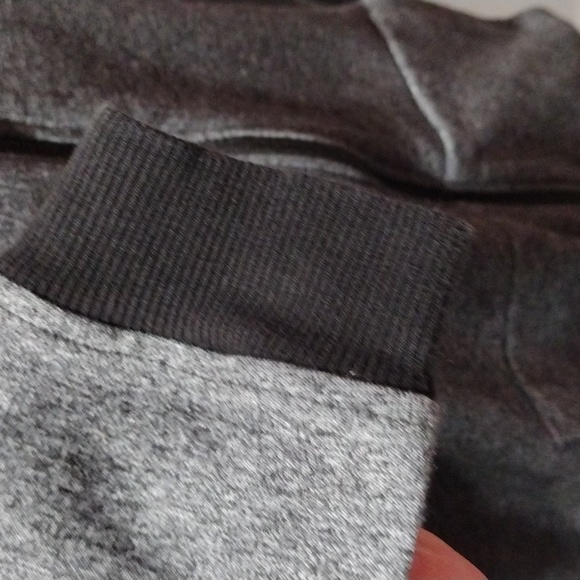 Cuffys Cape Cod grey and black zip jacket with pockets. Large - Picture 6 of 8